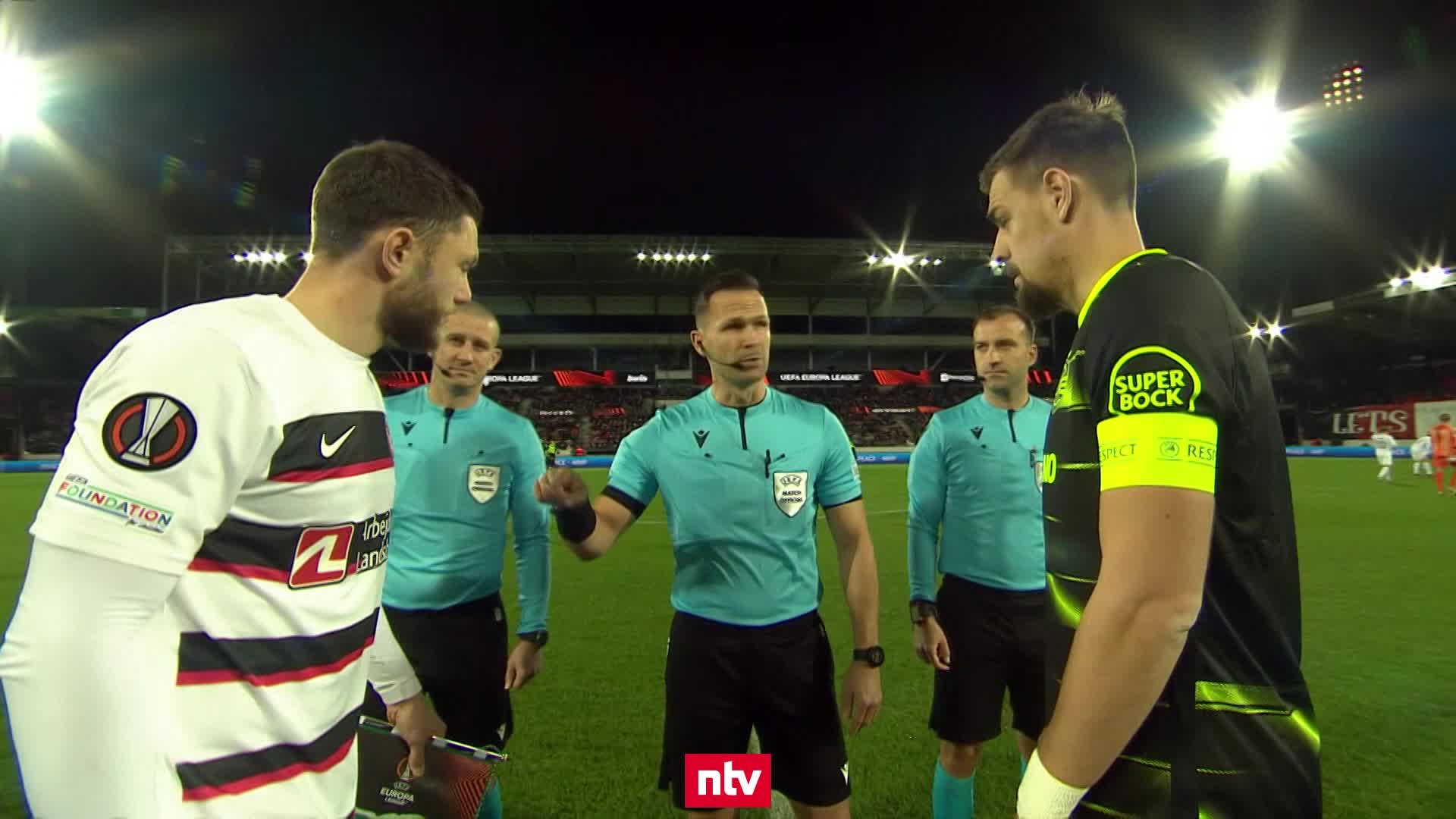 Highlights: Sporting ganz locker eine Runde weiter