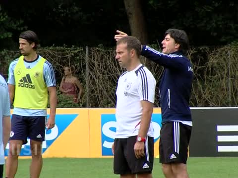 Löw nominiert Westermann für Bender-Zwillinge nach
