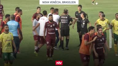 Mega-Blackout: Kopfnuss gegen Linienrichterin?