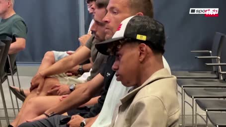 Yamals Vater mit Messer niedergestochen