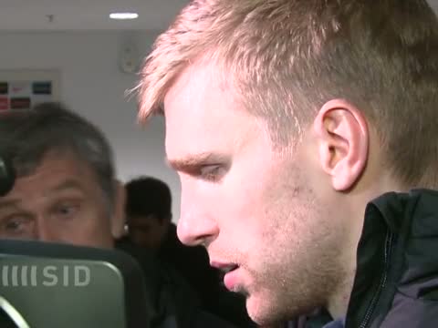 Mertesacker: "Freuen uns über schönen Abschluss in England"