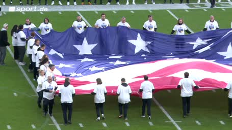 Es wird emotional: Norma Jean Martine singt US-Hymne