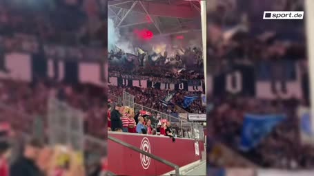 Feuer-Alarm! KSC-Fans zünden Fortuna-Stadion an